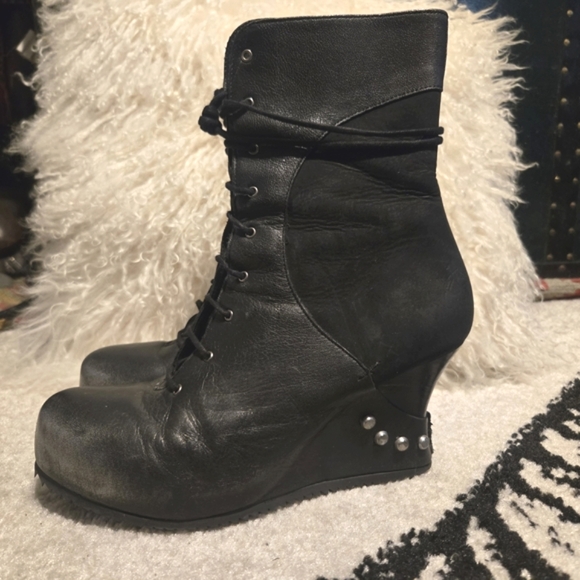 John Fluevog Conquer Safia Boots - Picture 1 of 8